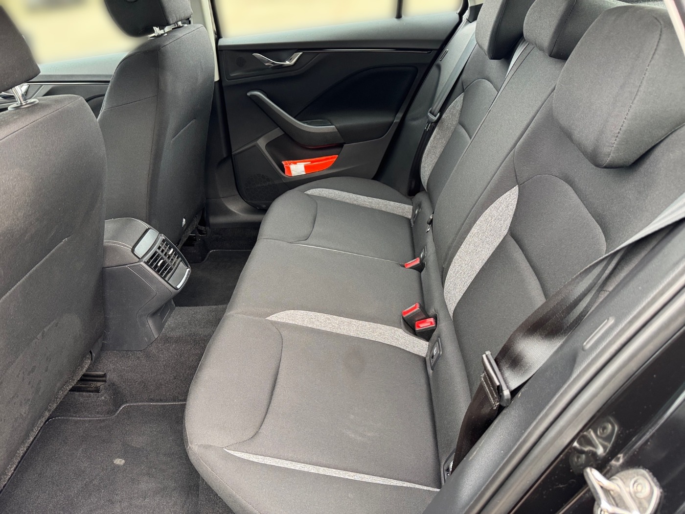 Škoda Kamiq 1.0 TSI Active LM LED PDC SHZ SpurH Bild 11