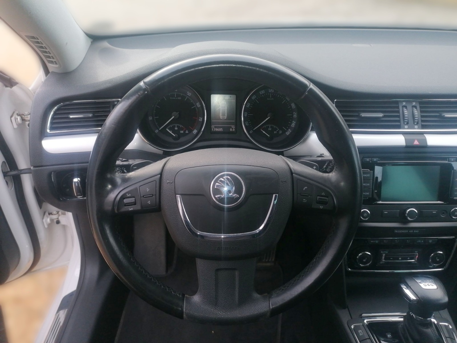 SKODA Superb II Combi 2.0 TSI DSG Elegance NAVI XENON Bild 12