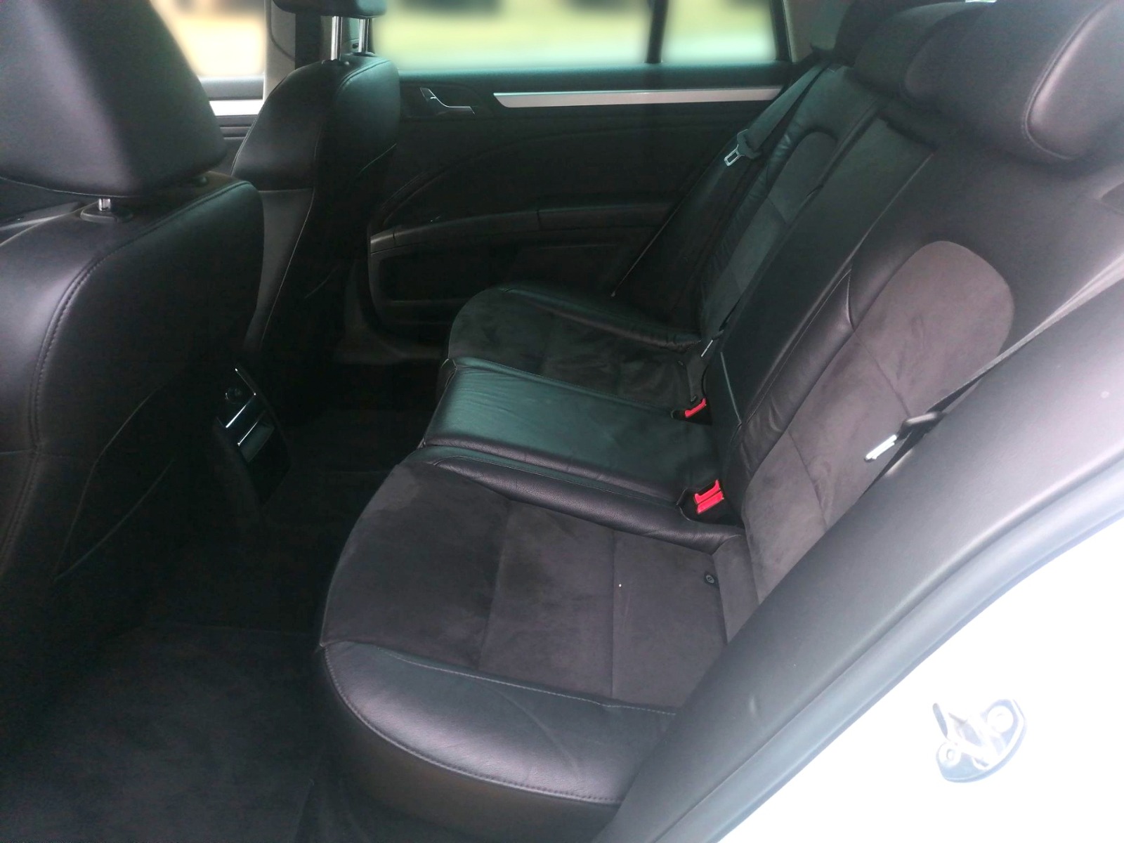 SKODA Superb II Combi 2.0 TSI DSG Elegance NAVI XENON Bild 8