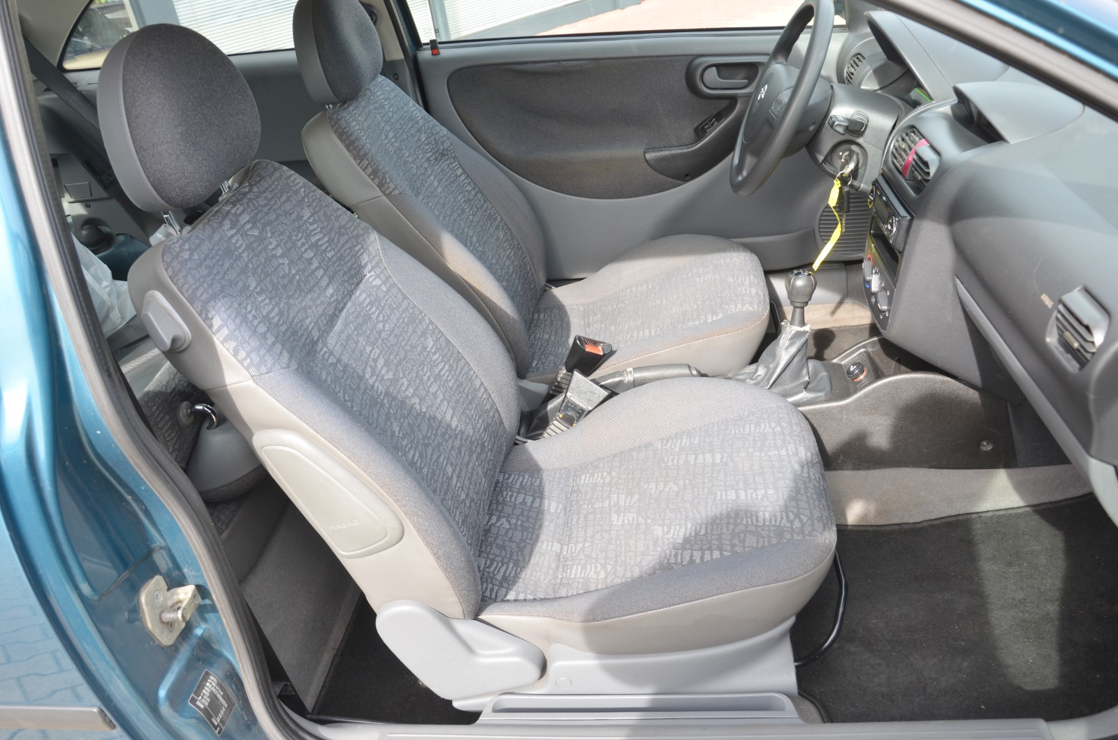 Opel Corsa C 1.0 3-Türer EXPORT ALU el.FH Schiebedach Bild 7