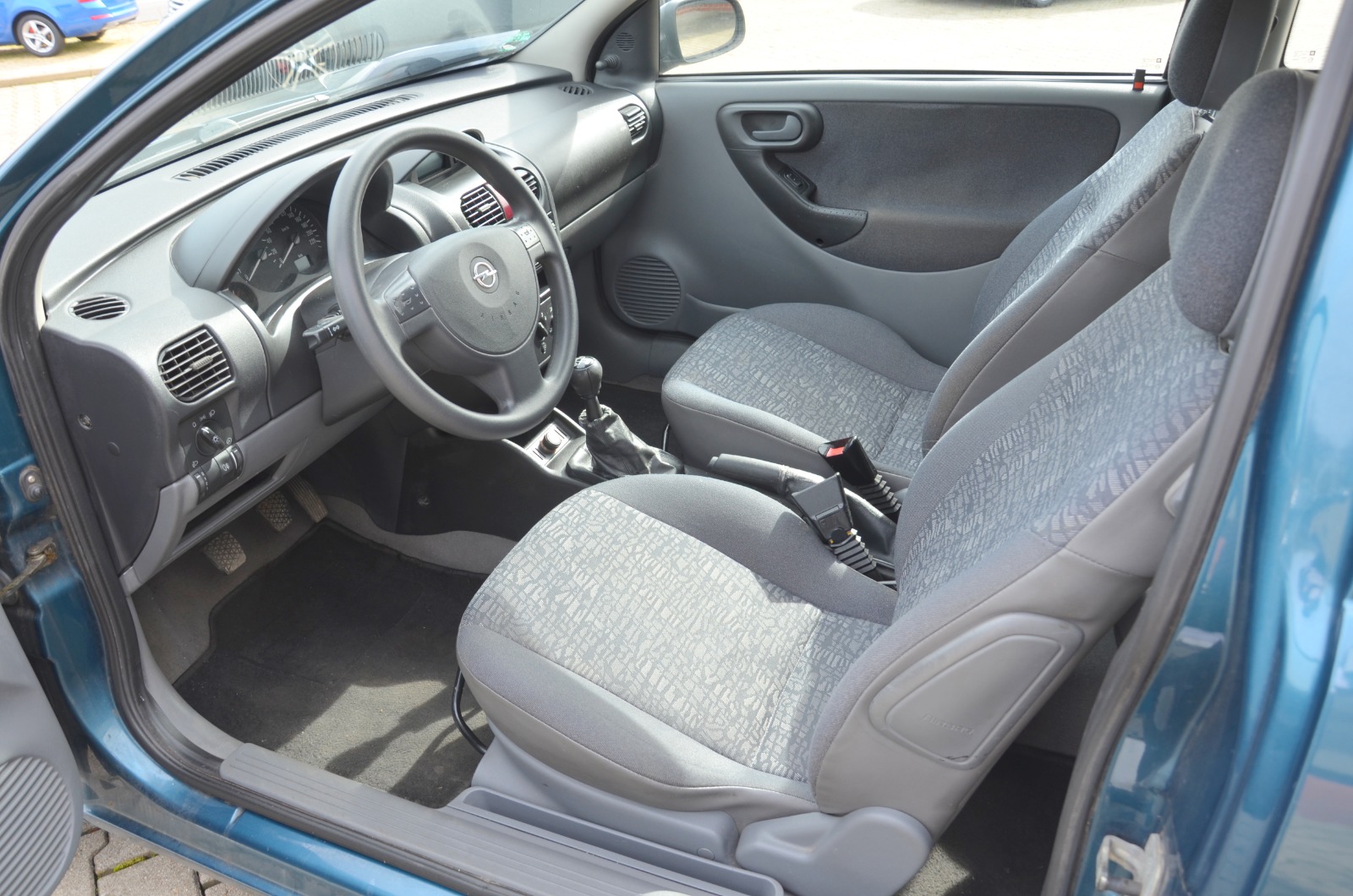 Opel Corsa C 1.0 3-Türer EXPORT ALU el.FH Schiebedach Bild 10