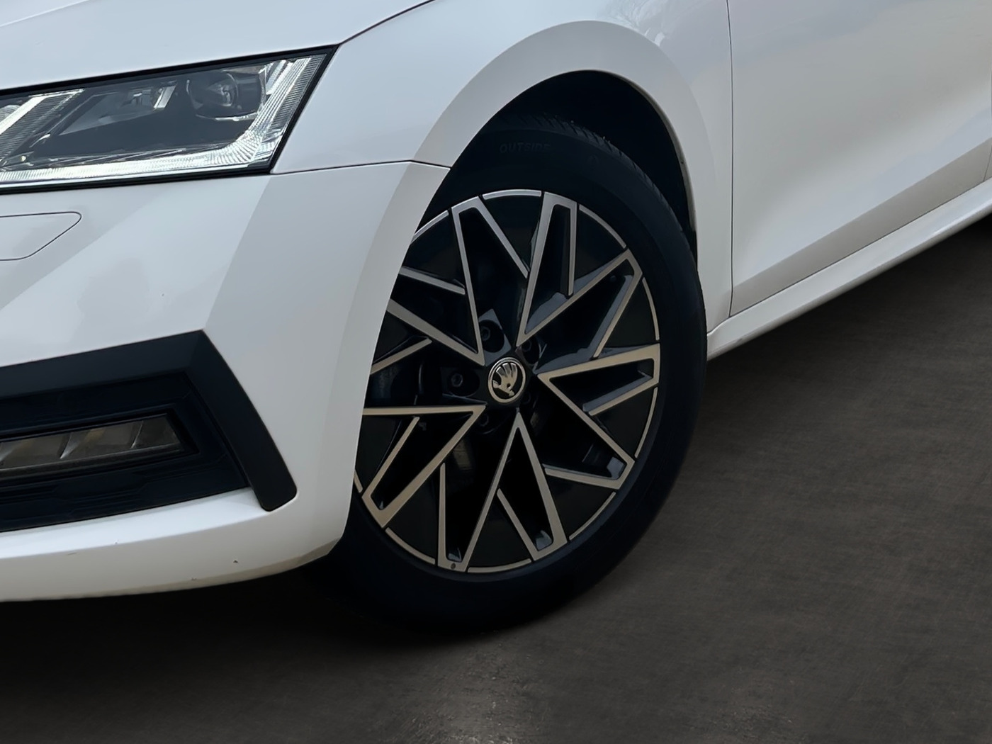 Škoda Octavia IV Combi 1.5 TSI Ambition LED Navi ACC Bild 6