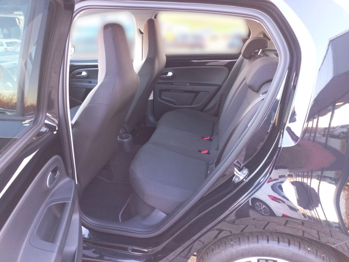 VW e-up! Style Plus 32,3 kWh ALU DAB KA PDC RFK SHZ Bild 9
