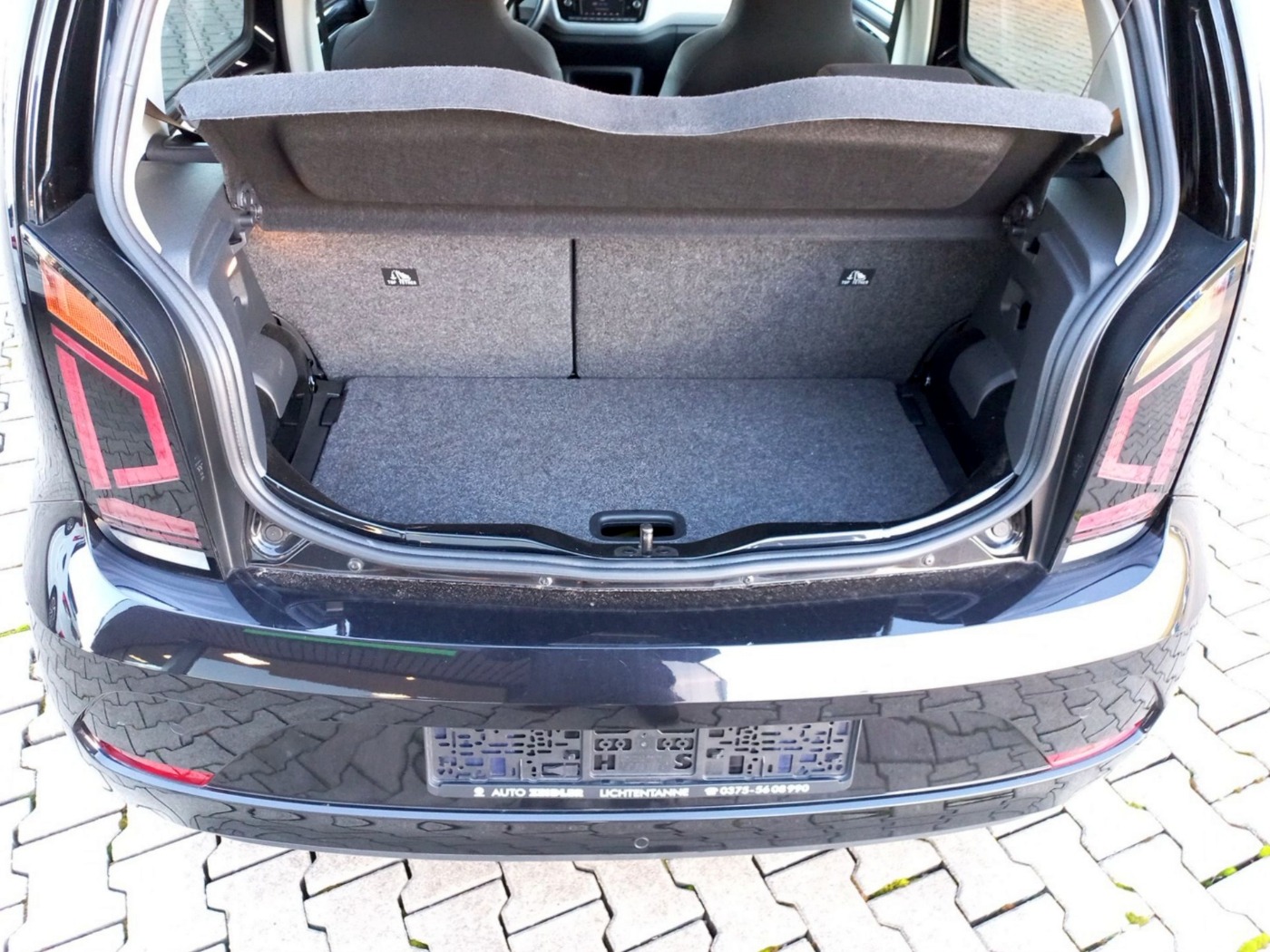 VW e-up! Style Plus 32,3 kWh ALU DAB KA PDC RFK SHZ Bild 15