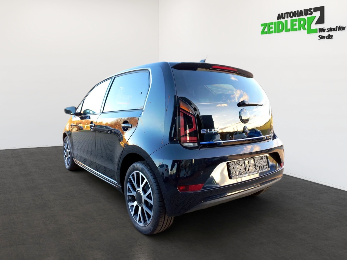VW e-up! Style Plus 32,3 kWh ALU DAB KA PDC RFK SHZ Bild 4