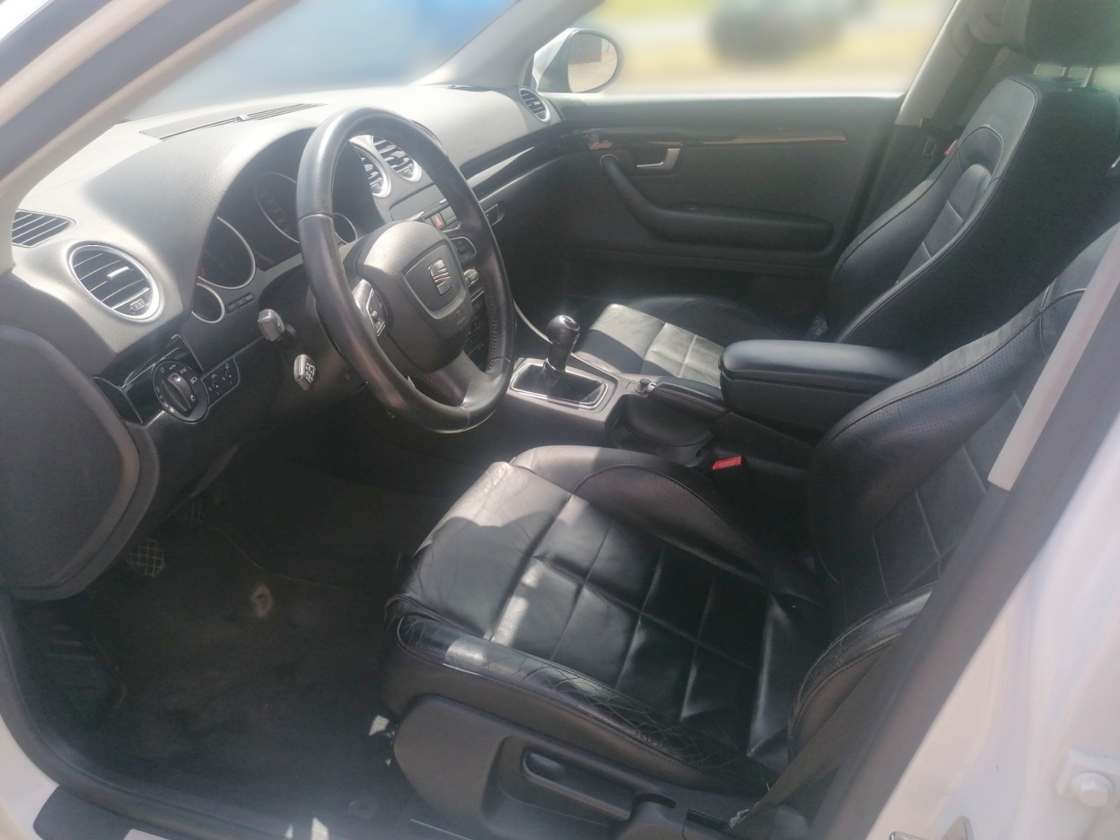 SEAT Exeo 2.0 TFSI Sport ALU LEDER TEMPOMAT XENON Bild 9