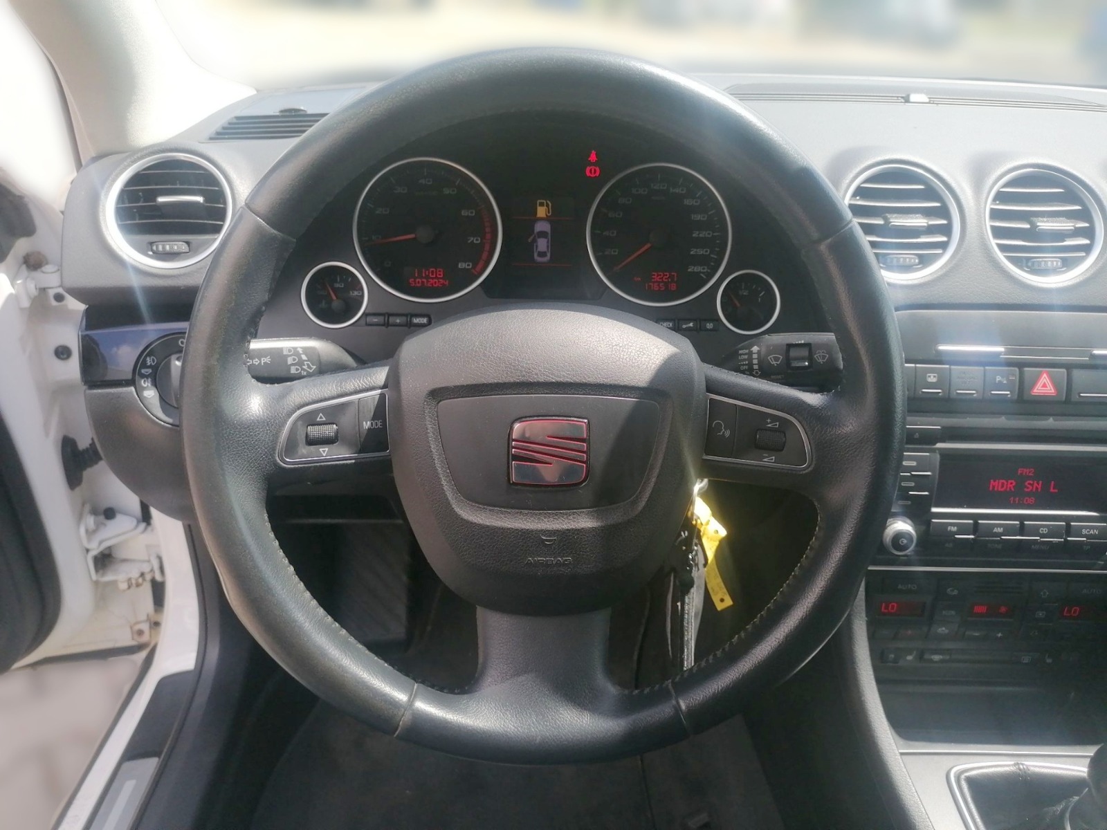 SEAT Exeo 2.0 TFSI Sport ALU LEDER TEMPOMAT XENON Bild 12