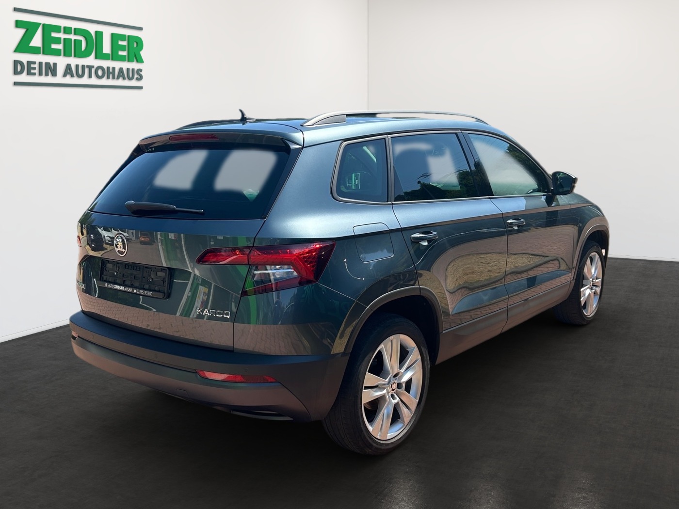 SKODA Karoq 1.5 TSI Style LED KA NAVI RFK STANDHEIZUNG Bild 3