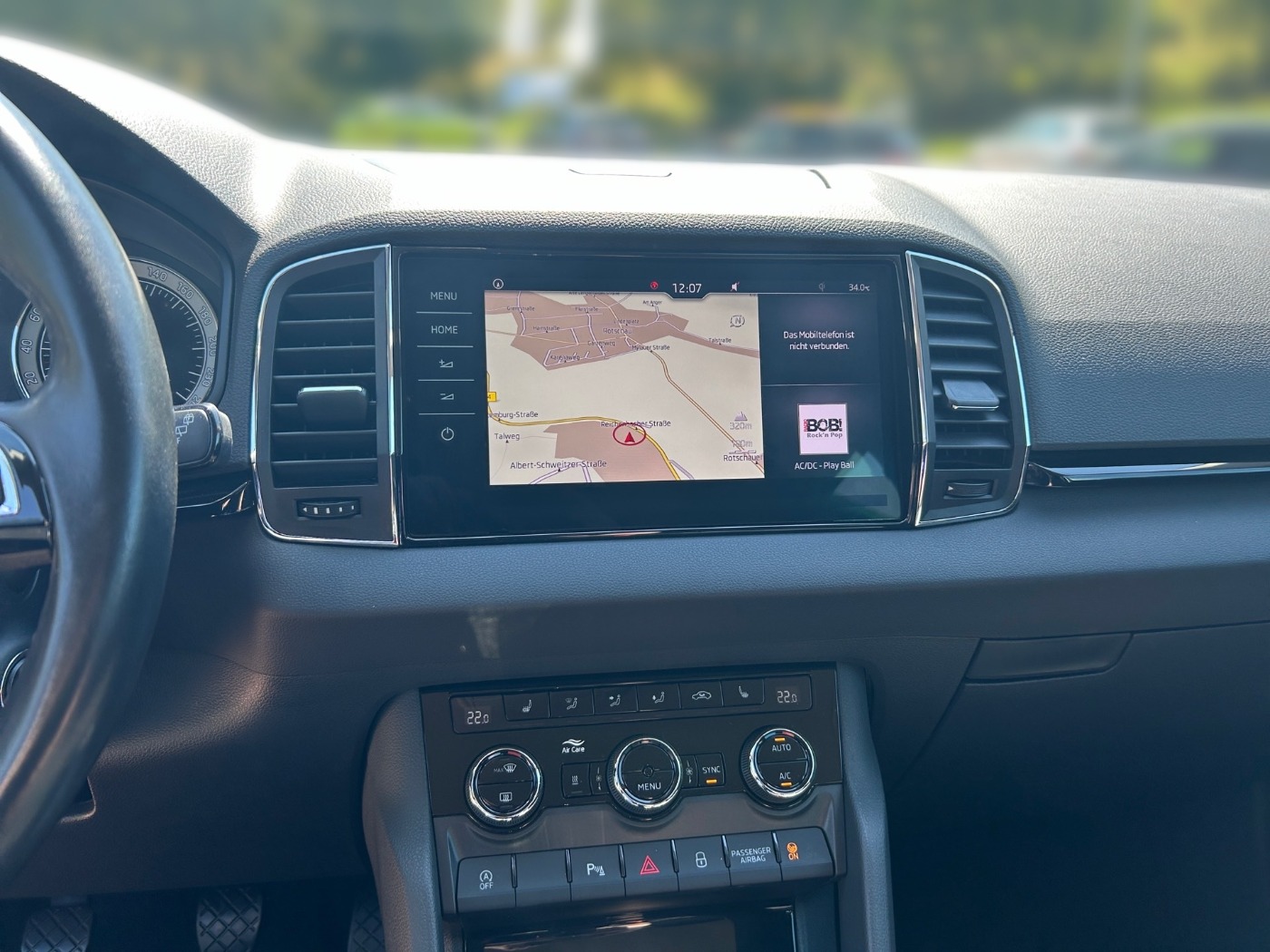 SKODA Karoq 1.5 TSI Style LED KA NAVI RFK STANDHEIZUNG Bild 9