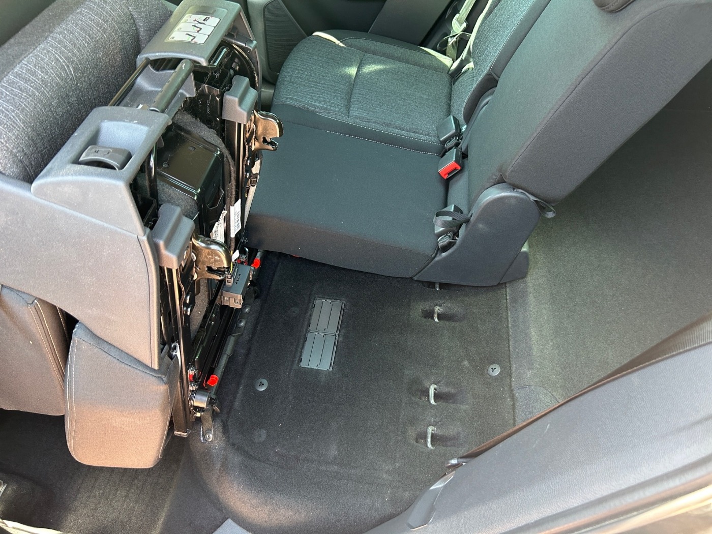 SKODA Karoq 1.5 TSI Style LED KA NAVI RFK STANDHEIZUNG Bild 16