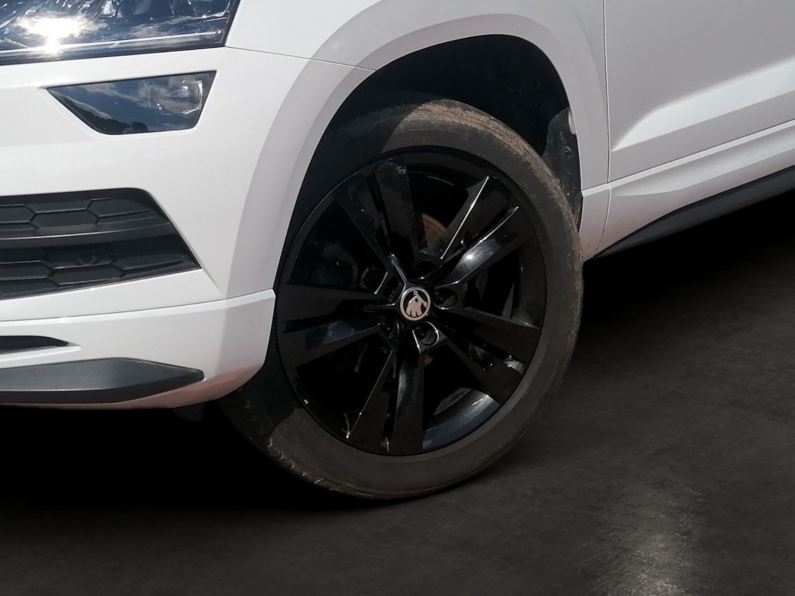 SKODA Karoq 1.5 TSI Sportline DAB KA KEY LED PDC 4xSHZ Bild 6