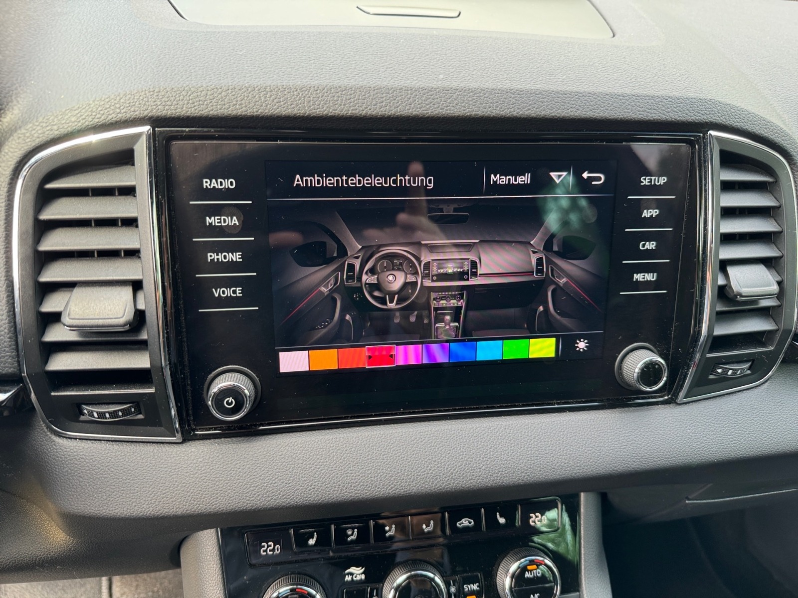 SKODA Karoq 1.5 TSI Sportline DAB KA KEY LED PDC 4xSHZ Bild 18