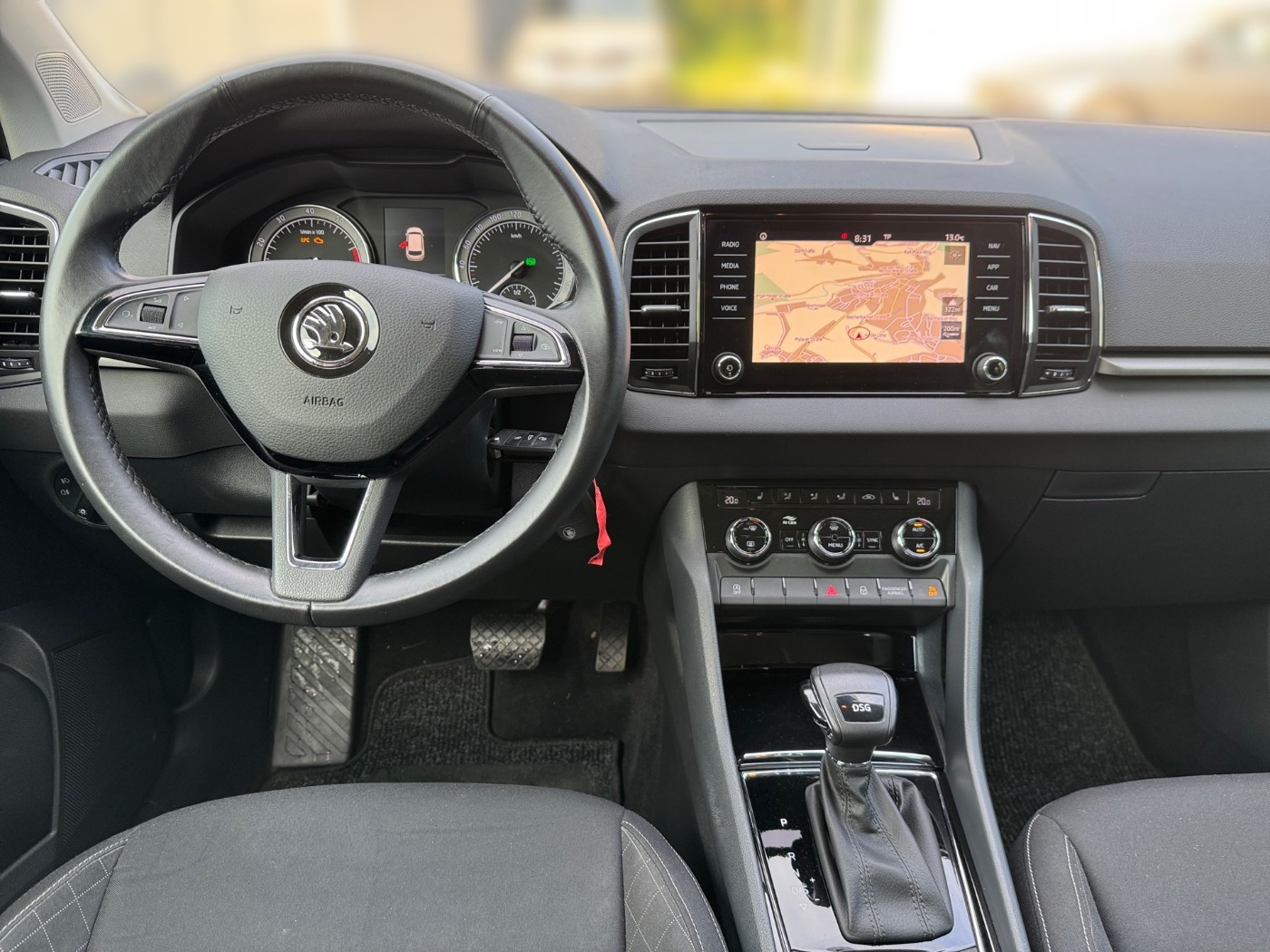 Škoda Karoq 1.5 TSI DSG Ambition DAB LHZ NAVI PDC SHZ Bild 10