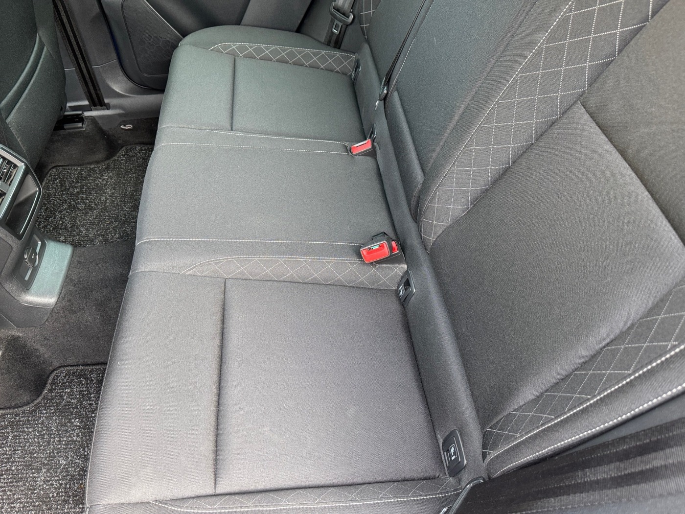 Škoda Karoq 1.5 TSI DSG Ambition DAB LHZ NAVI PDC SHZ Bild 11
