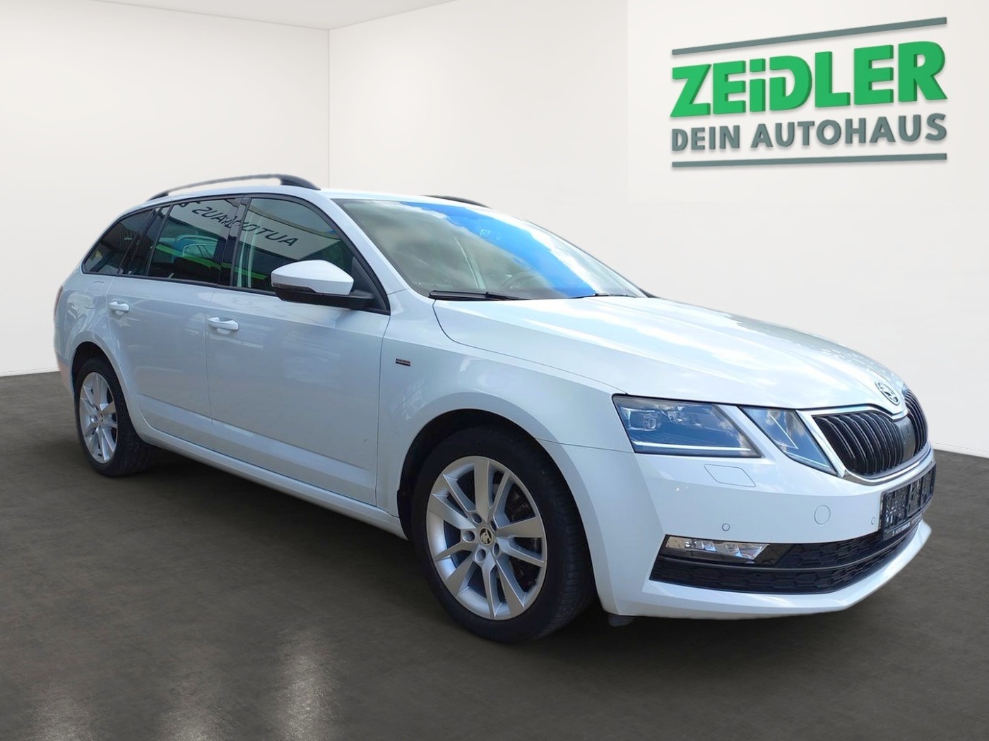 Skoda Octavia III Combi 1.0 TSI DSG Clever NAVI STHZ Bild 2