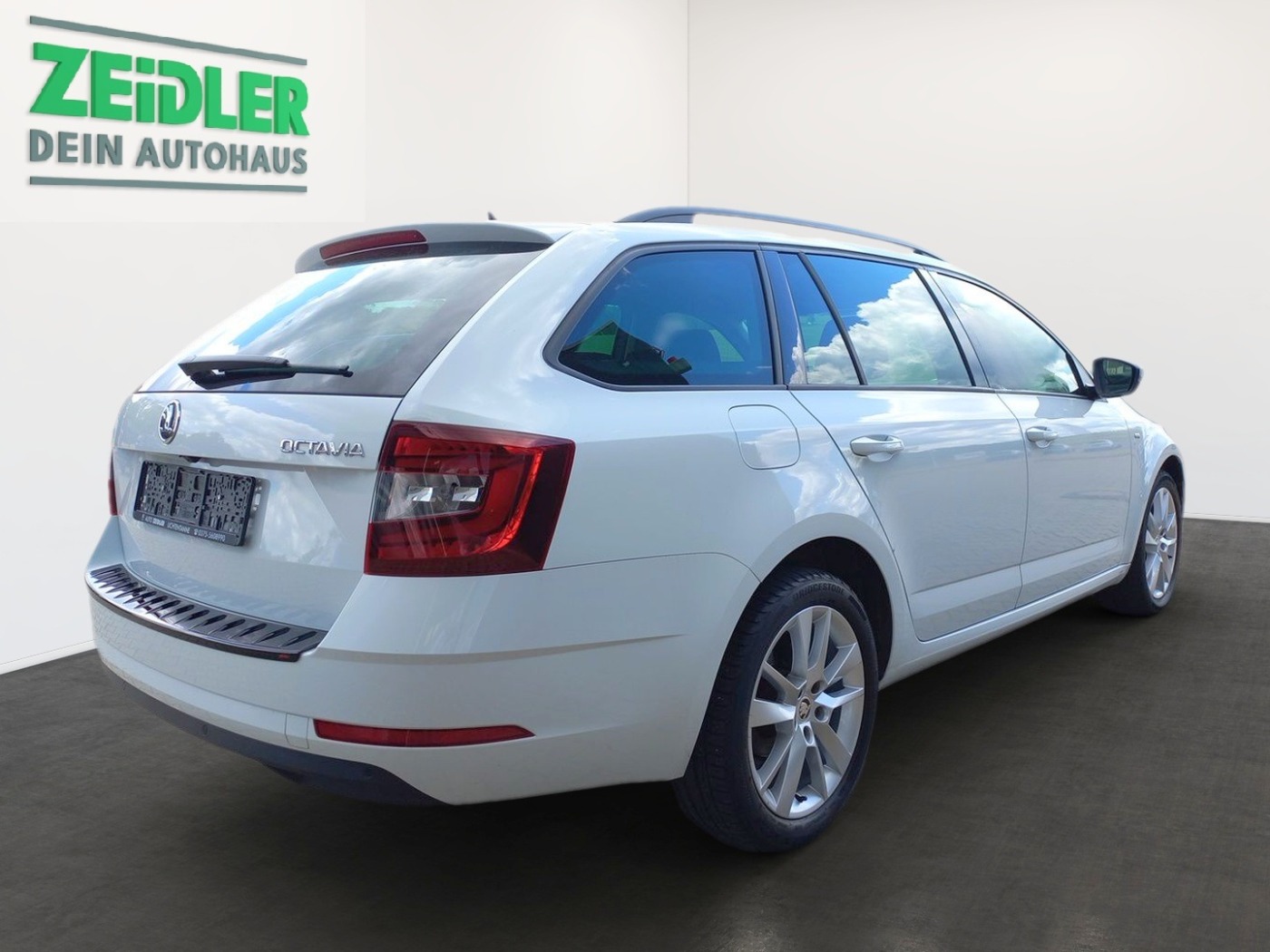 Skoda Octavia III Combi 1.0 TSI DSG Clever NAVI STHZ Bild 3