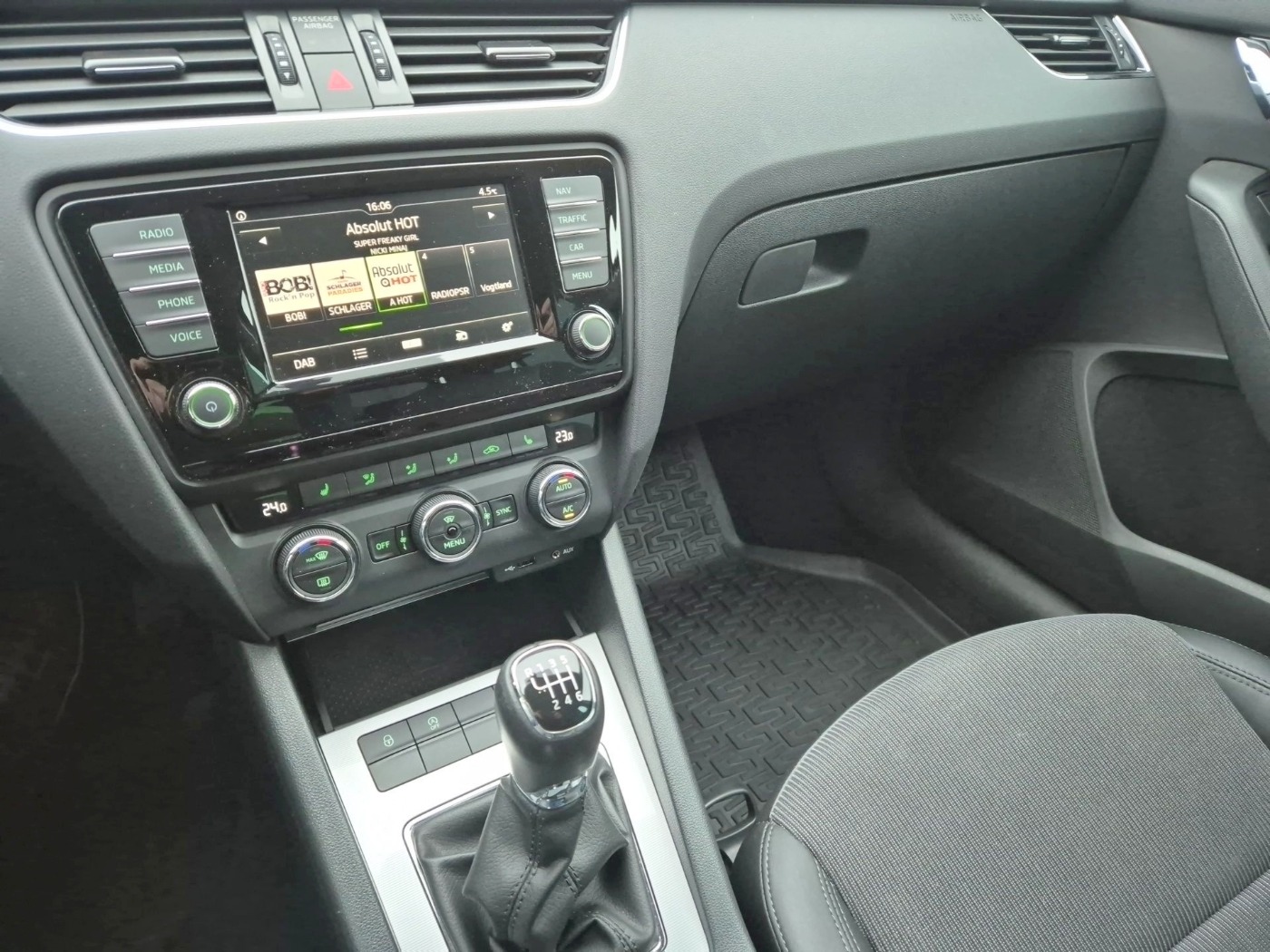 Skoda Octavia III Limo.1.0 TSI Style NAVI SHZ XENON Bild 14