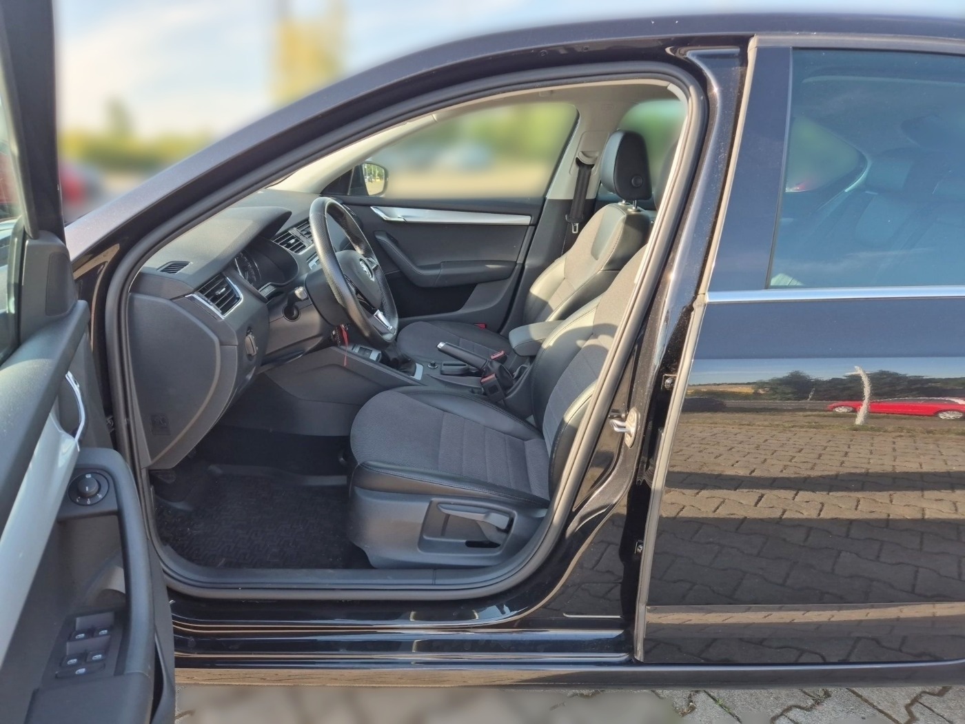 Škoda Octavia III Limo.1.0 TSI Style NAVI SHZ XENON Bild 8