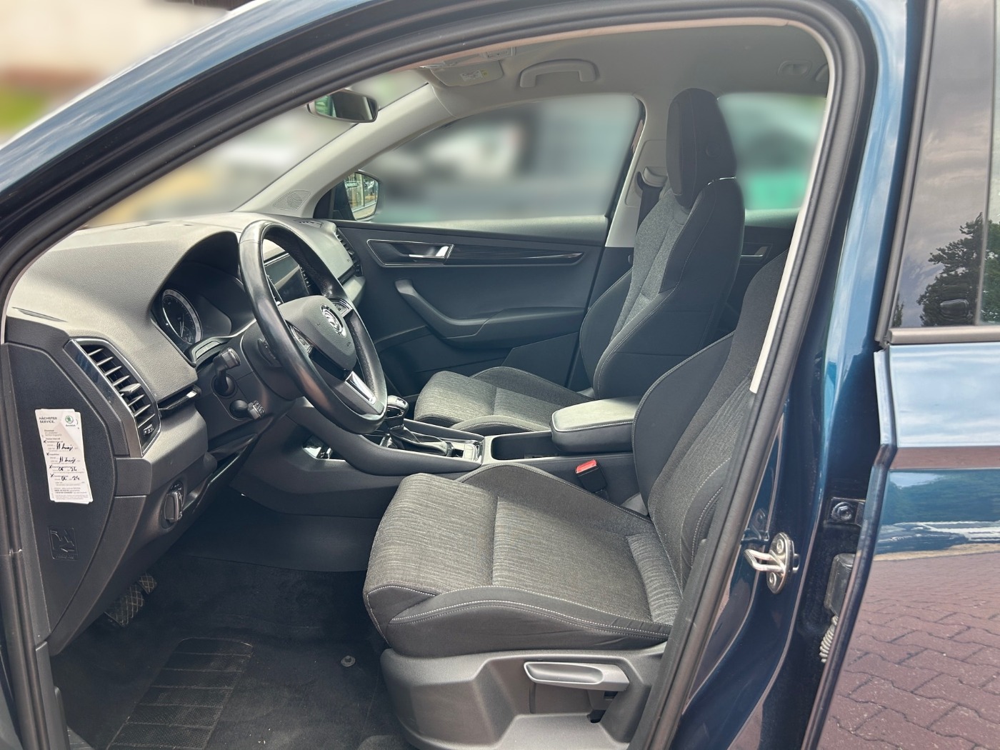 SKODA Karoq 1.5 TSI DSG Style DAB LED NAVI PDC SHZ VZE Bild 7