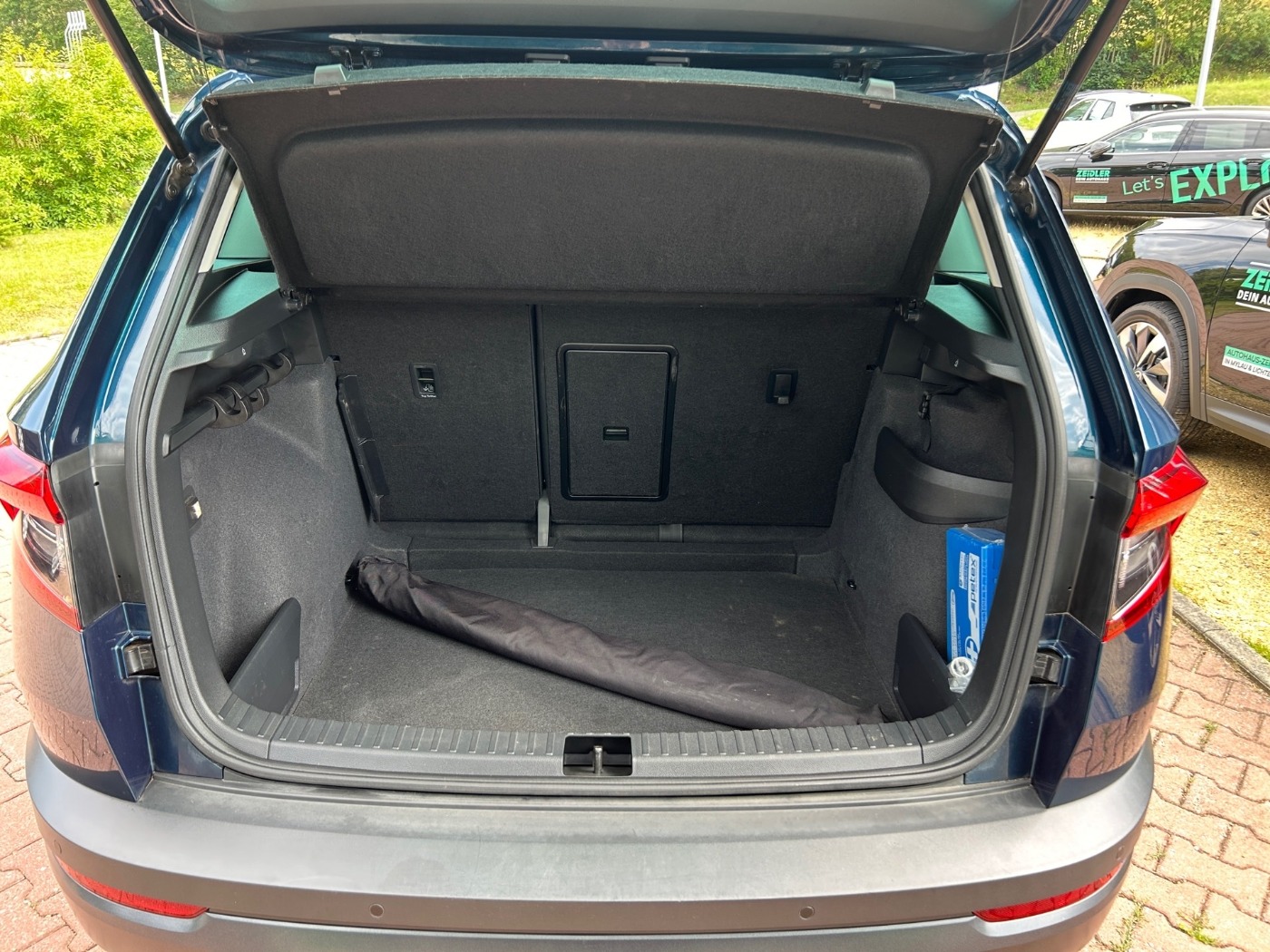 SKODA Karoq 1.5 TSI DSG Style DAB LED NAVI PDC SHZ VZE Bild 12
