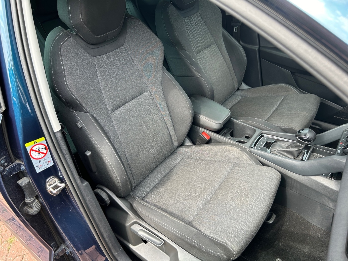 SKODA Karoq 1.5 TSI DSG Style DAB LED NAVI PDC SHZ VZE Bild 13