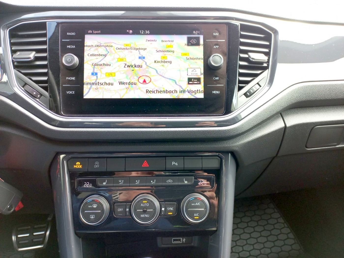 VW T-Roc 1.5 TSI DSG Sport ACC KA LED NAV SHZ TOUCH Bild 14