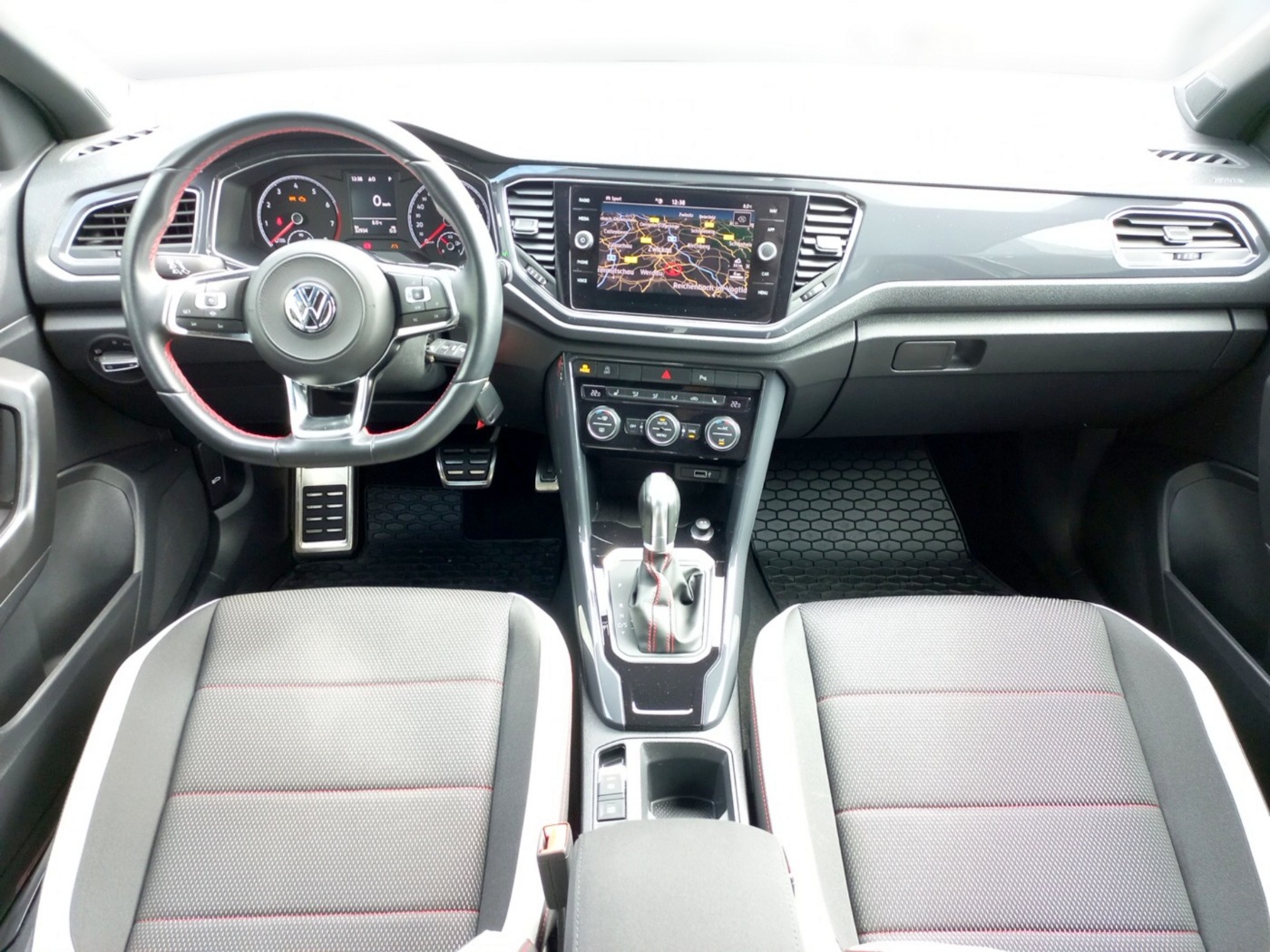 VW T-Roc 1.5 TSI DSG Sport ACC KA LED NAV SHZ TOUCH Bild 18