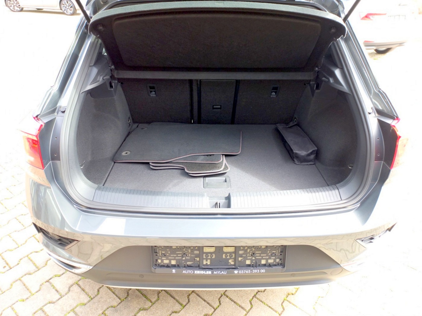 VW T-Roc 1.5 TSI DSG Sport ACC KA LED NAV SHZ TOUCH Bild 9