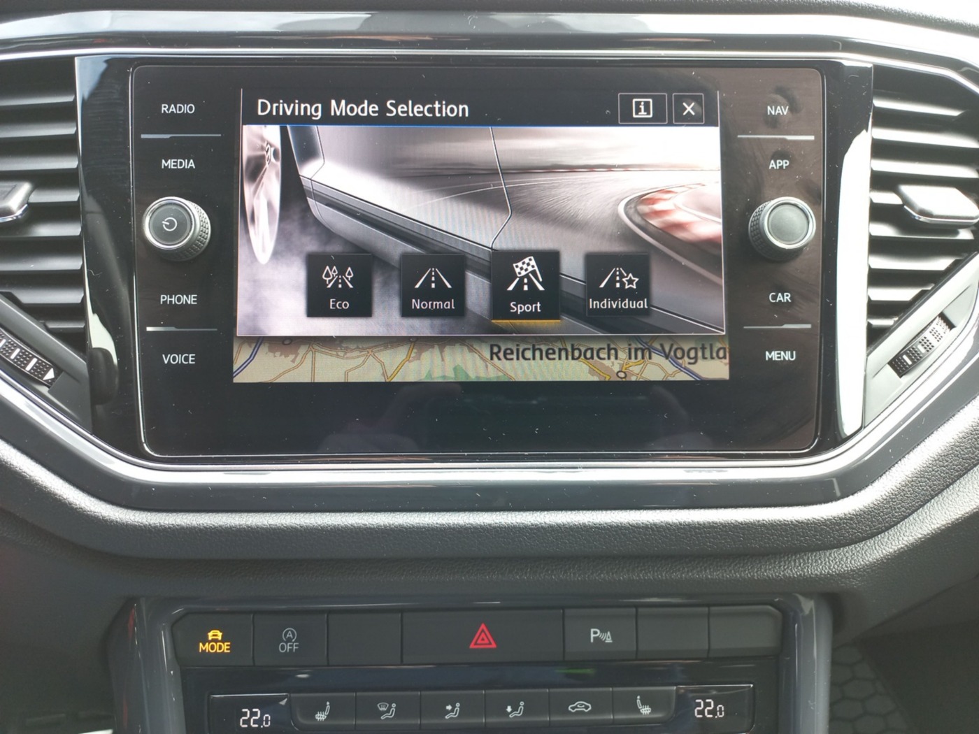 VW T-Roc 1.5 TSI DSG Sport ACC KA LED NAV SHZ TOUCH Bild 15