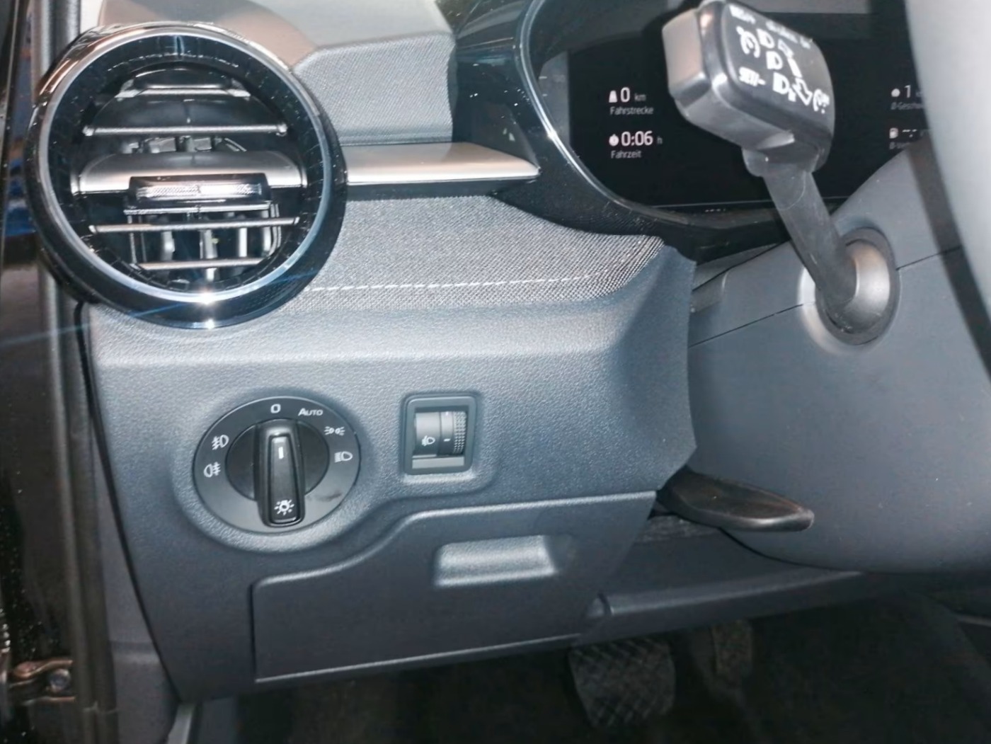 Skoda Fabia IV 1.5 TSI DSG Style KA LED PDC RFK SHZ VC Bild 10