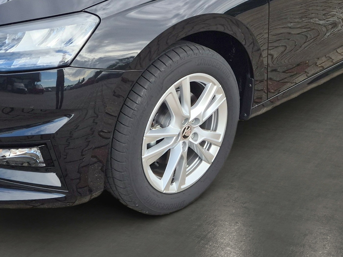 Škoda Fabia IV 1.5 TSI DSG Style KA LED PDC RFK SHZ VC Bild 6
