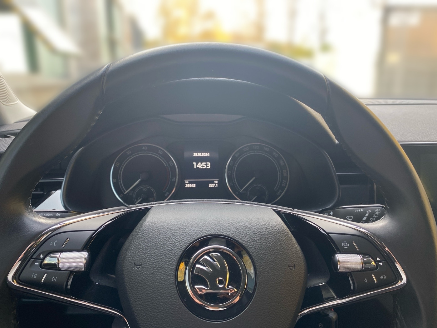 SKODA Kamiq 1.5 TSI Drive 125 DAB KA LED PDC SHZ TOUCH Bild 9