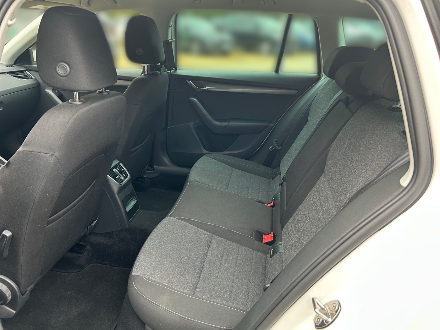 SKODA Octavia Combi 1.5 TSI ACT Soleil ACC KA LED NAVI Bild 11
