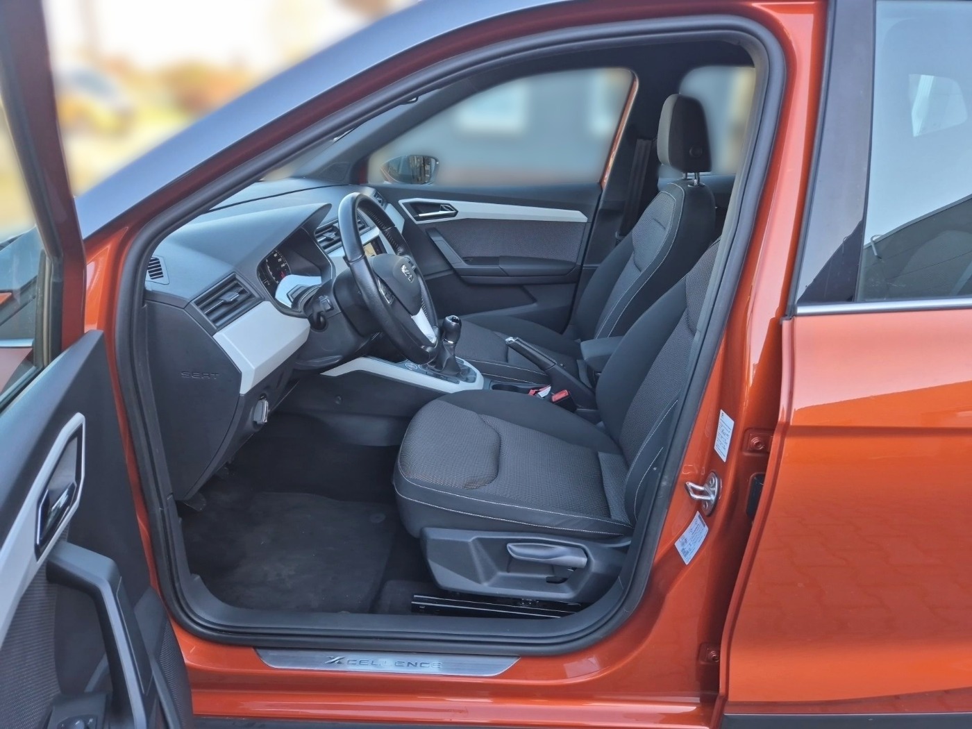 SEAT Arona 1.0 TSI Xcellence LED KEY NAVI SHZ TOUCH Bild 7