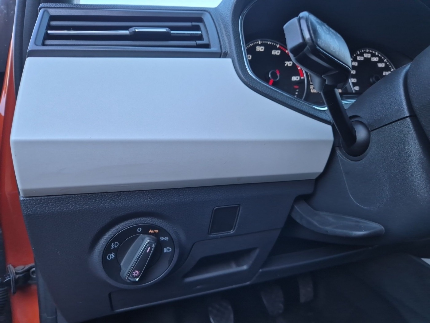 SEAT Arona 1.0 TSI Xcellence LED KEY NAVI SHZ TOUCH Bild 12