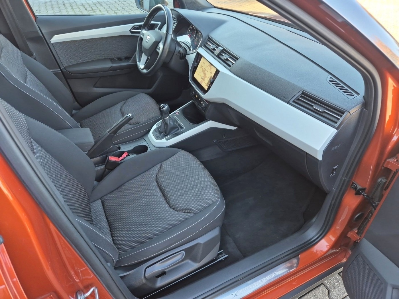 SEAT Arona 1.0 TSI Xcellence LED KEY NAVI SHZ TOUCH Bild 16