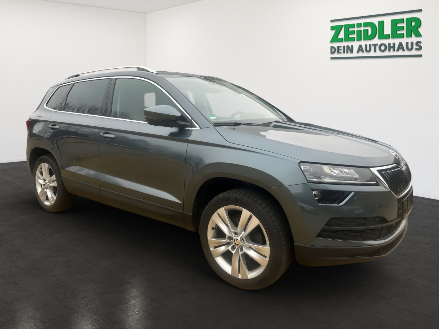 SKODA Karoq 1.5 TSI Style DAB KA LED NAVI RFK STANDHZG Bild 2