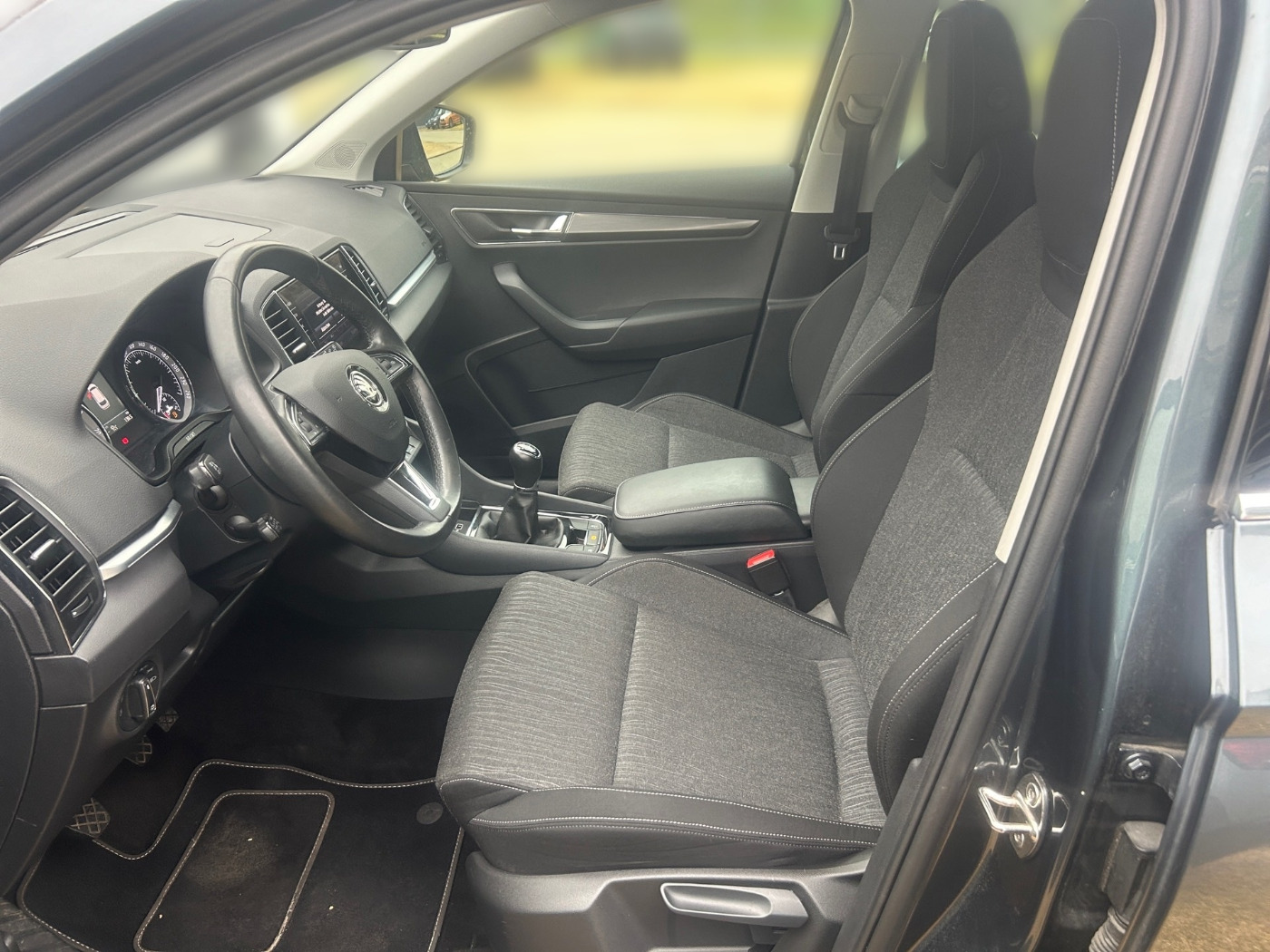 SKODA Karoq 1.5 TSI Style DAB KA LED NAVI RFK STANDHZG Bild 7