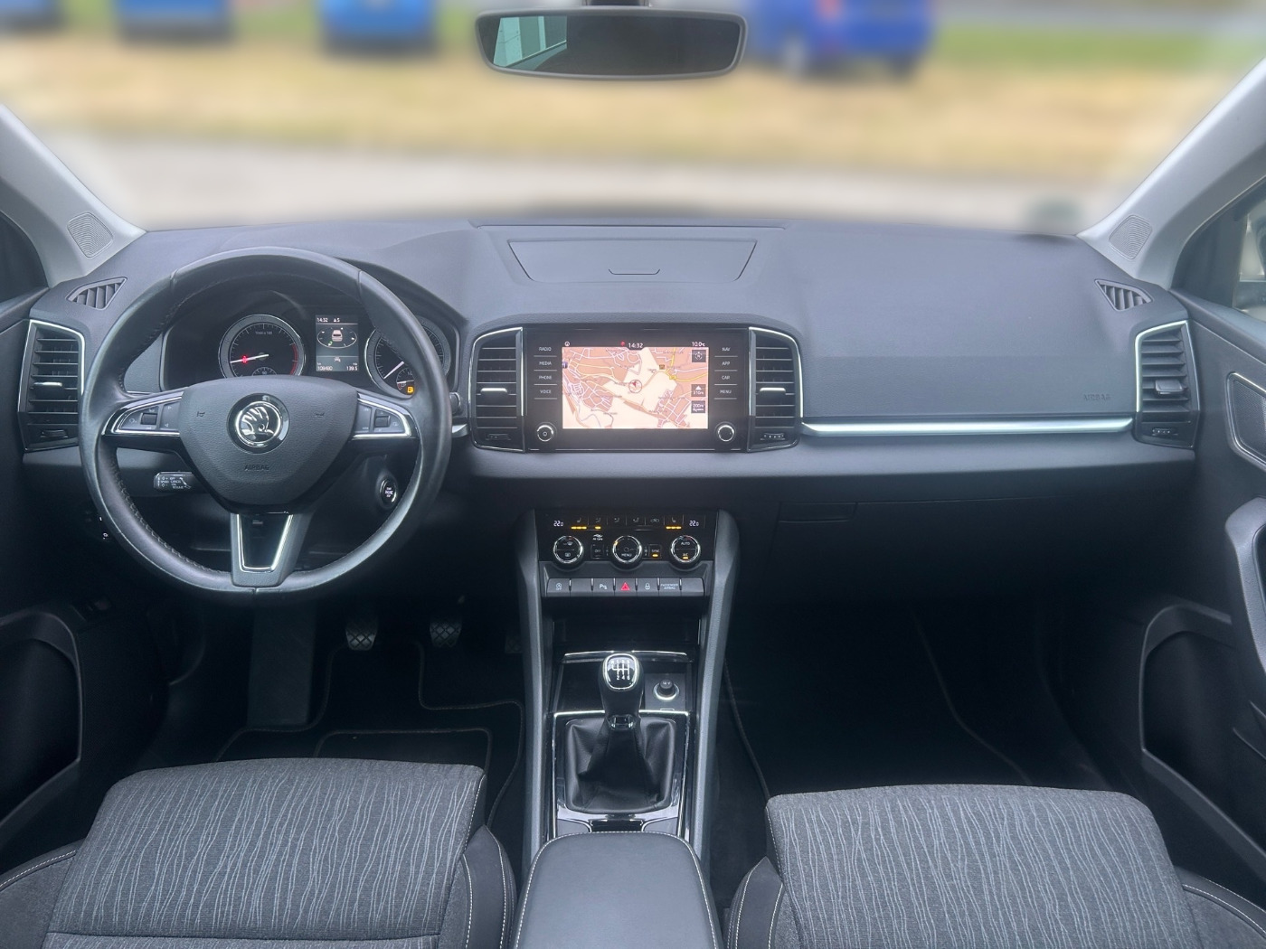 SKODA Karoq 1.5 TSI Style DAB KA LED NAVI RFK STANDHZG Bild 10