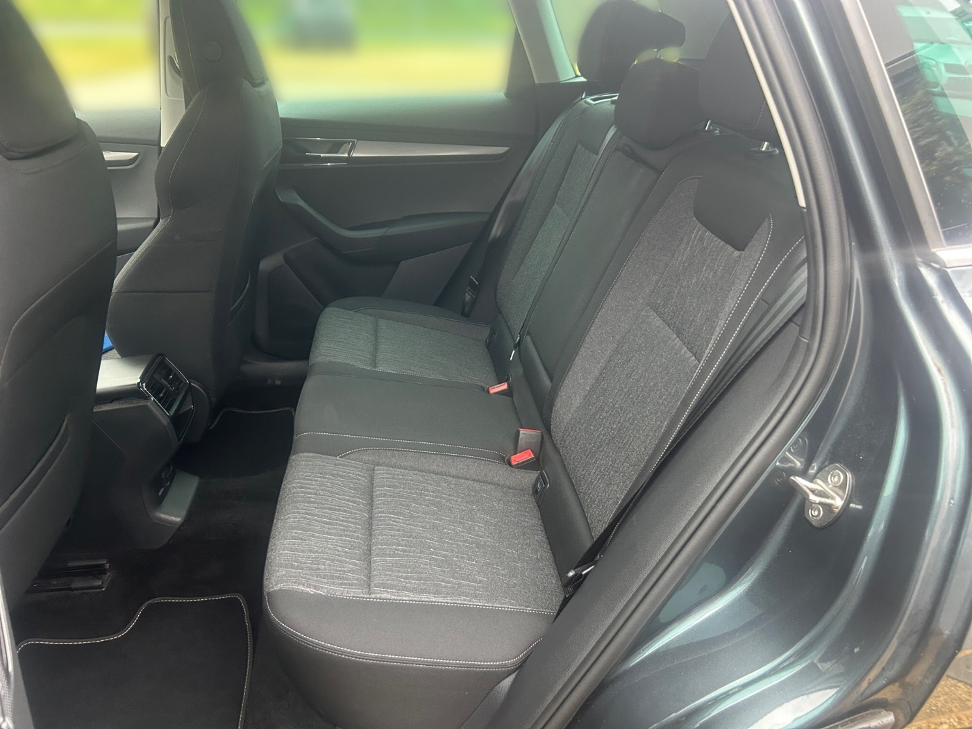 SKODA Karoq 1.5 TSI Style DAB KA LED NAVI RFK STANDHZG Bild 11