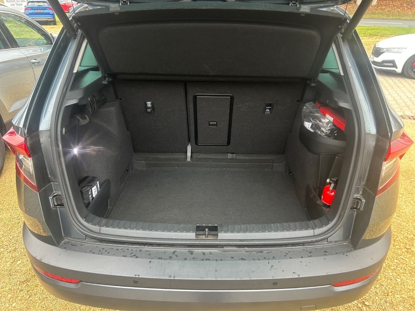 SKODA Karoq 1.5 TSI Style DAB KA LED NAVI RFK STANDHZG Bild 12
