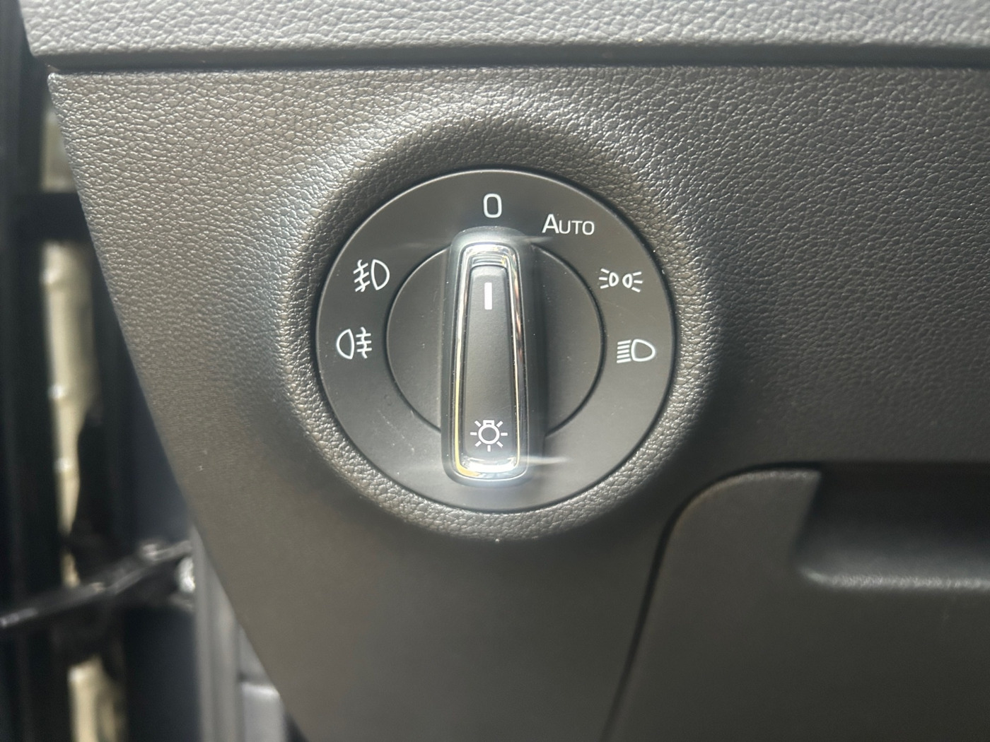 SKODA Karoq 1.5 TSI Style DAB KA LED NAVI RFK STANDHZG Bild 18