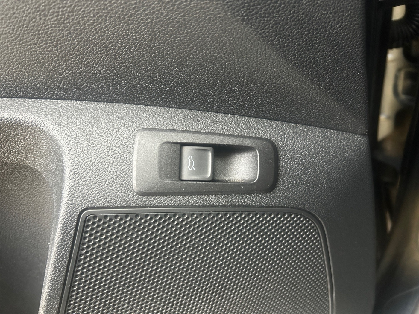 SKODA Karoq 1.5 TSI Style DAB KA LED NAVI RFK STANDHZG Bild 20