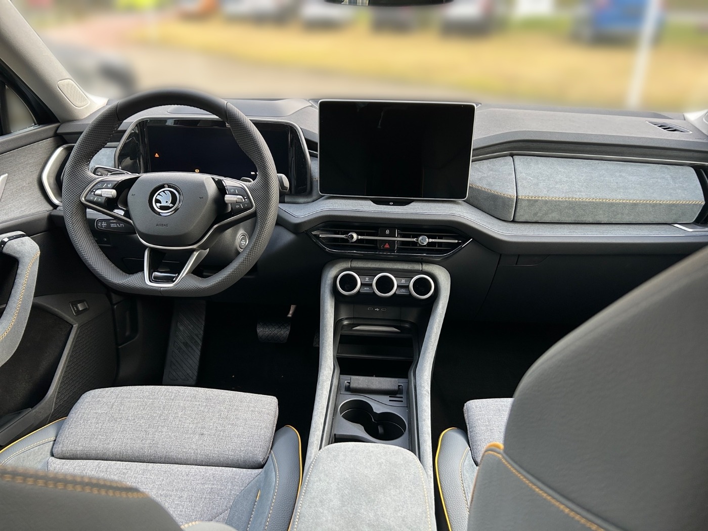 SKODA Kodiaq 2.0 TDI DSG Selection AHK HUD MATRIX STHZ Bild 10