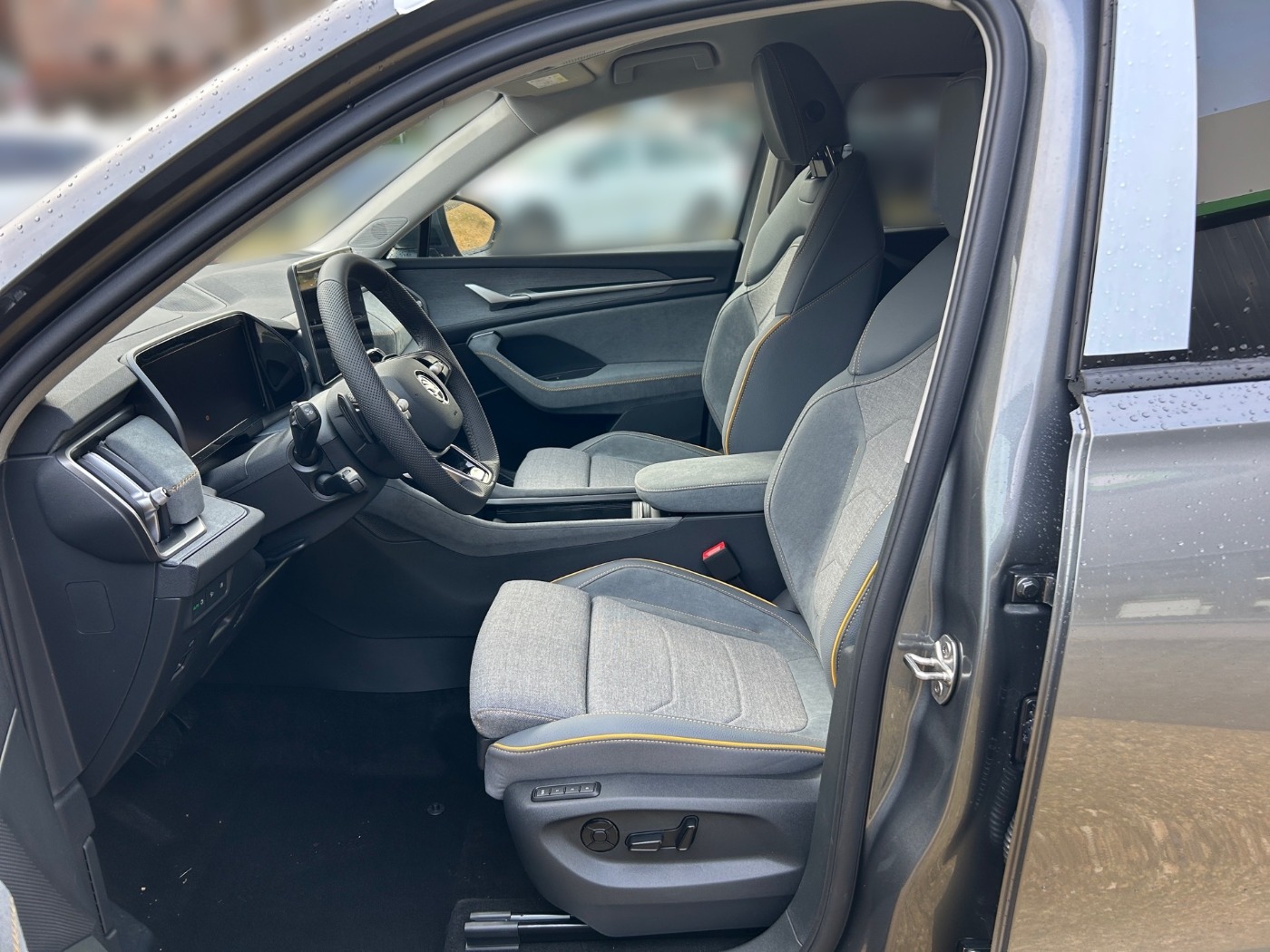SKODA Kodiaq 2.0 TDI DSG Selection AHK HUD MATRIX STHZ Bild 7