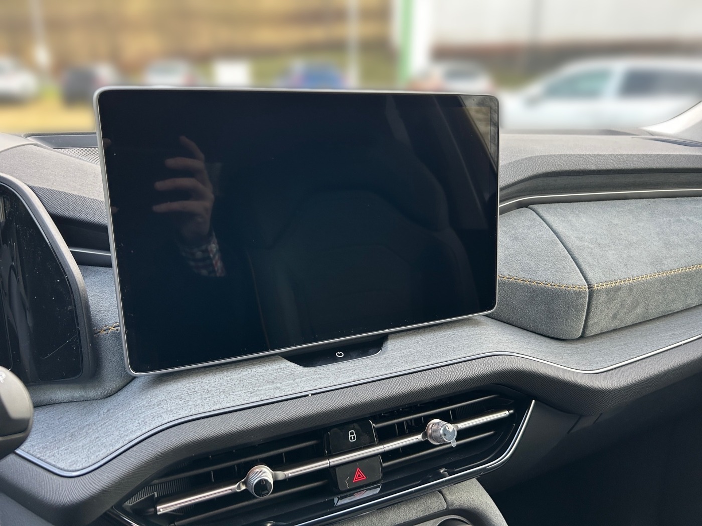 SKODA Kodiaq 2.0 TDI DSG Selection AHK HUD MATRIX STHZ Bild 9