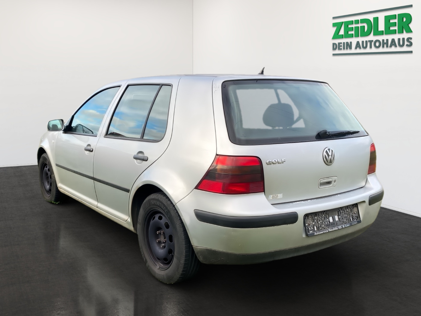 VW Golf IV 1.4 5-Türer EXPORT 4xelektr.FH ZV Bild 4
