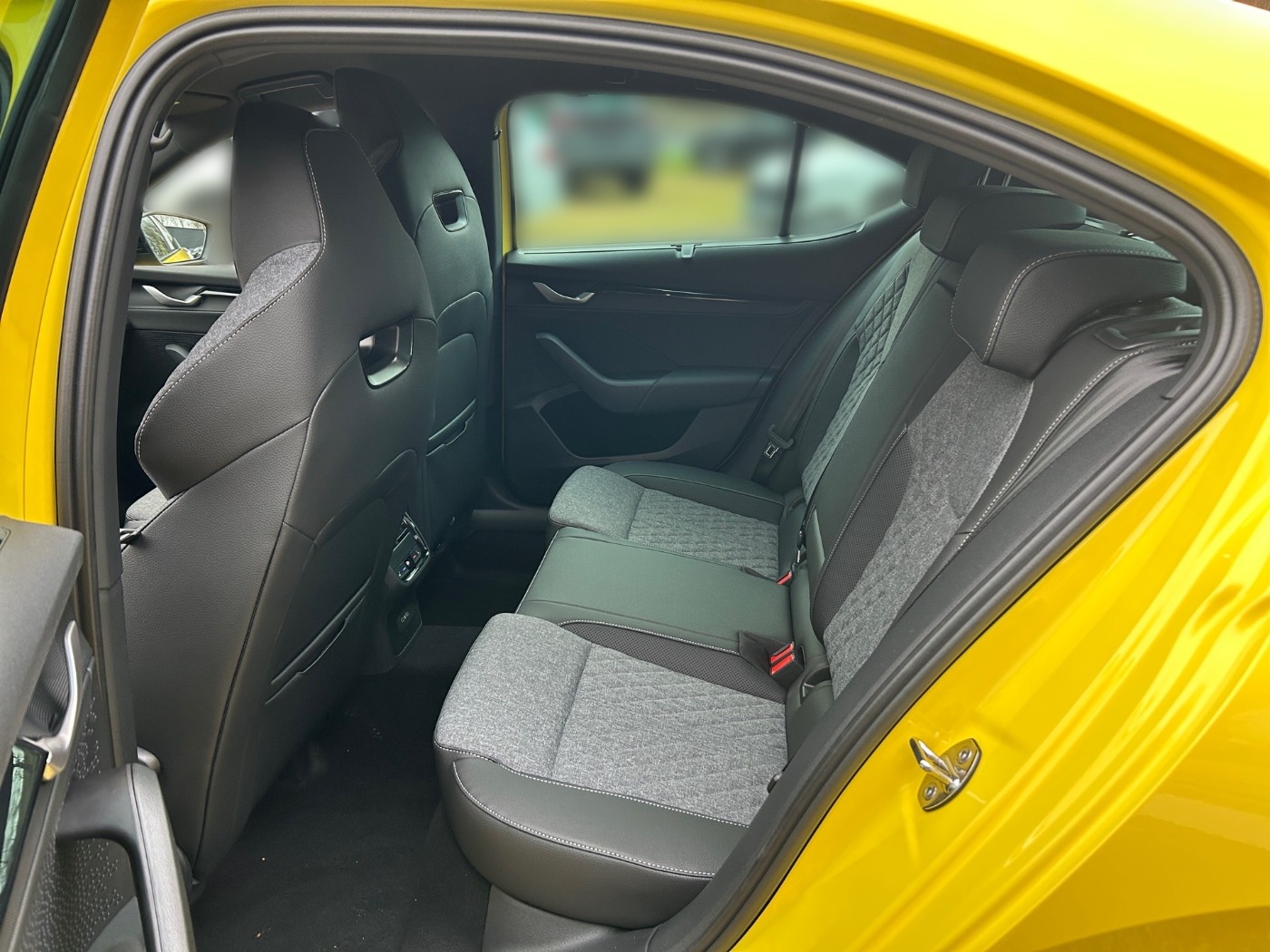 SKODA Octavia Lim. 1.5 TSI mHEV DSG Sportline MATRIX VC Bild 11