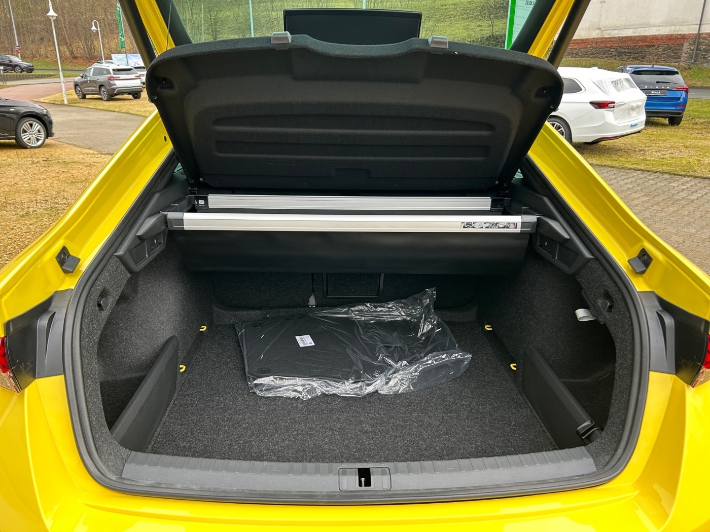 SKODA Octavia Lim. 1.5 TSI mHEV DSG Sportline MATRIX VC Bild 12