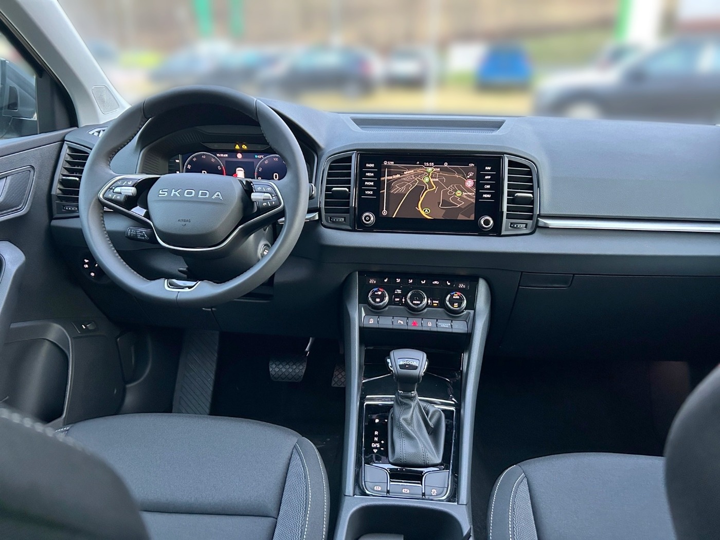 SKODA Karoq 1.5 TSI ACT Selection ACC LHZ NAVI RFK SHZ Bild 10
